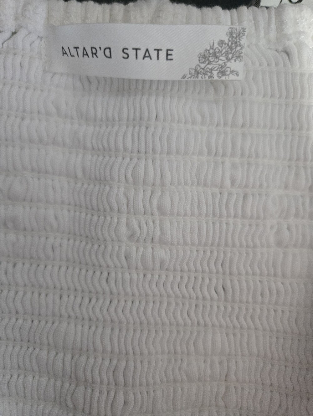 Altar'd State White Sunflower Ruffle Sleeve Crop Top Size XL NWT - Picture 9 of 9